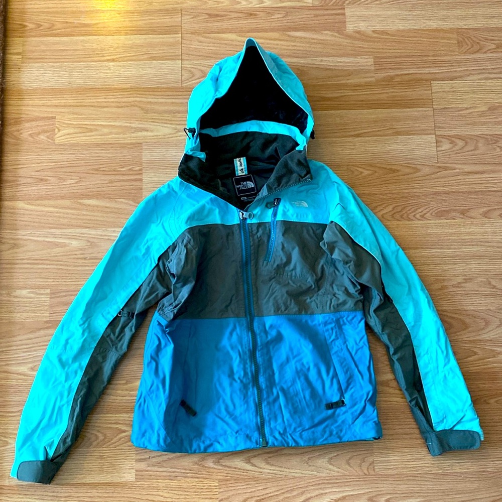 The north face light shell snowboard/ski jacket